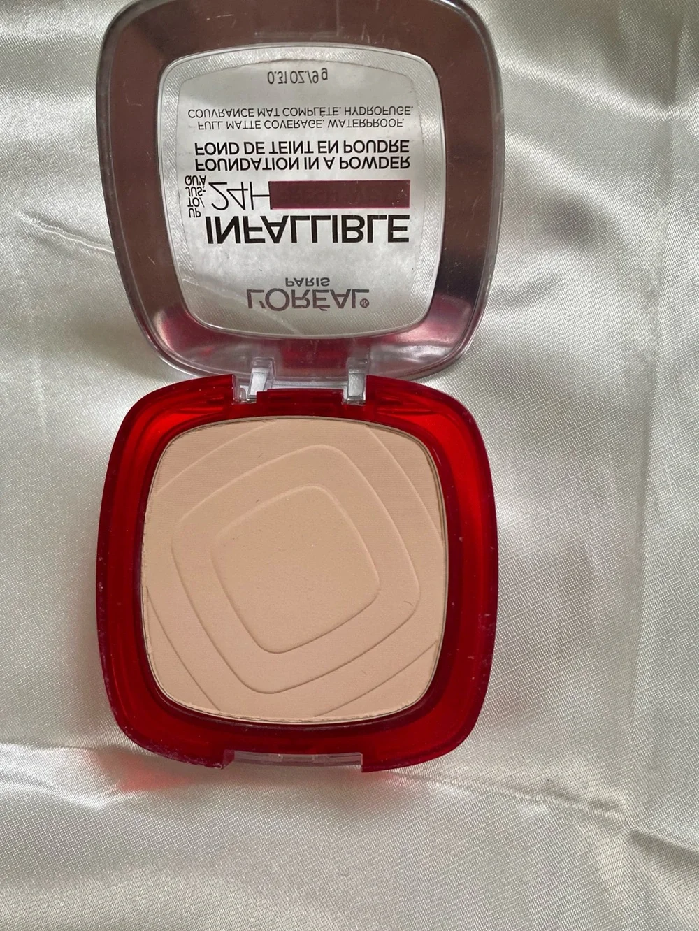 L'Oreal Infallible Fresh Wear 24-Hour Foundation Powder in Ivory - NWT